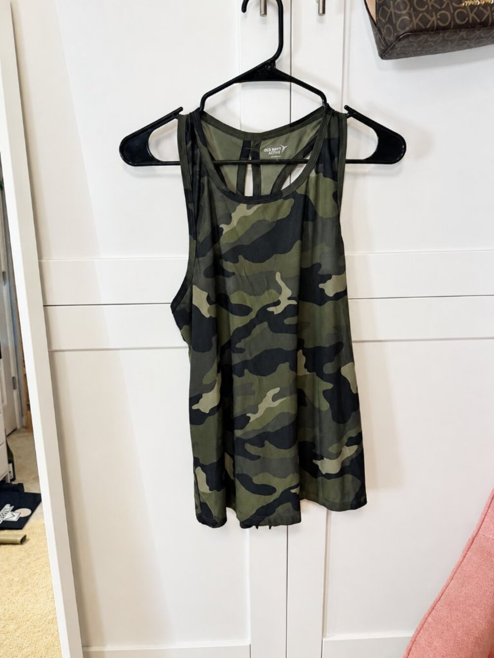 Old Navy Active Breathe ON Camo Racerback Tank Top – Size Small